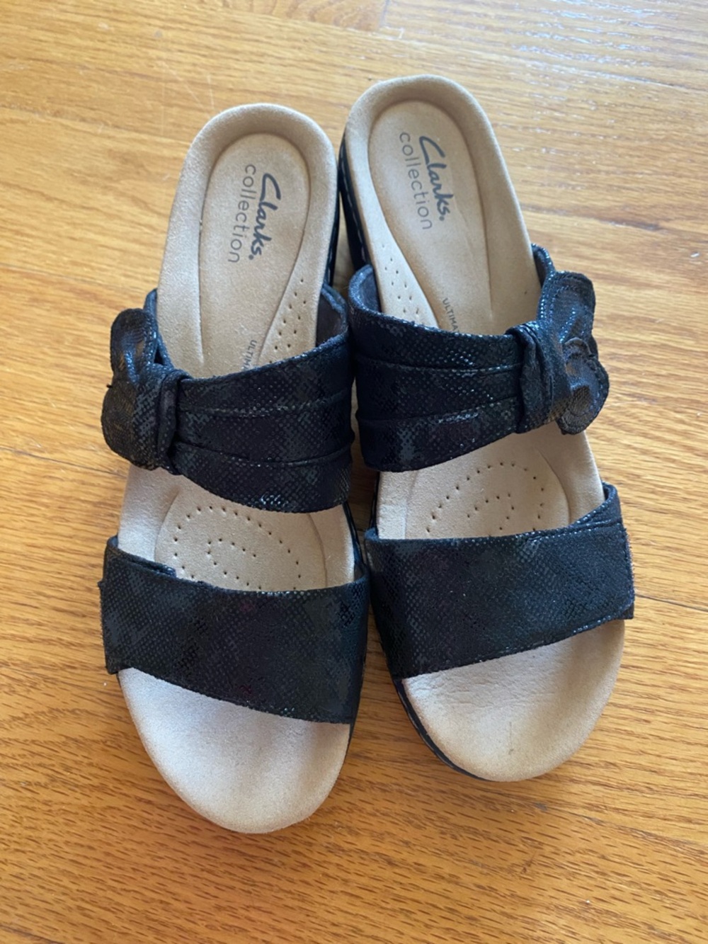Clarks Collection 9 Women's Black Slide Sandals with the Adjustable Straps